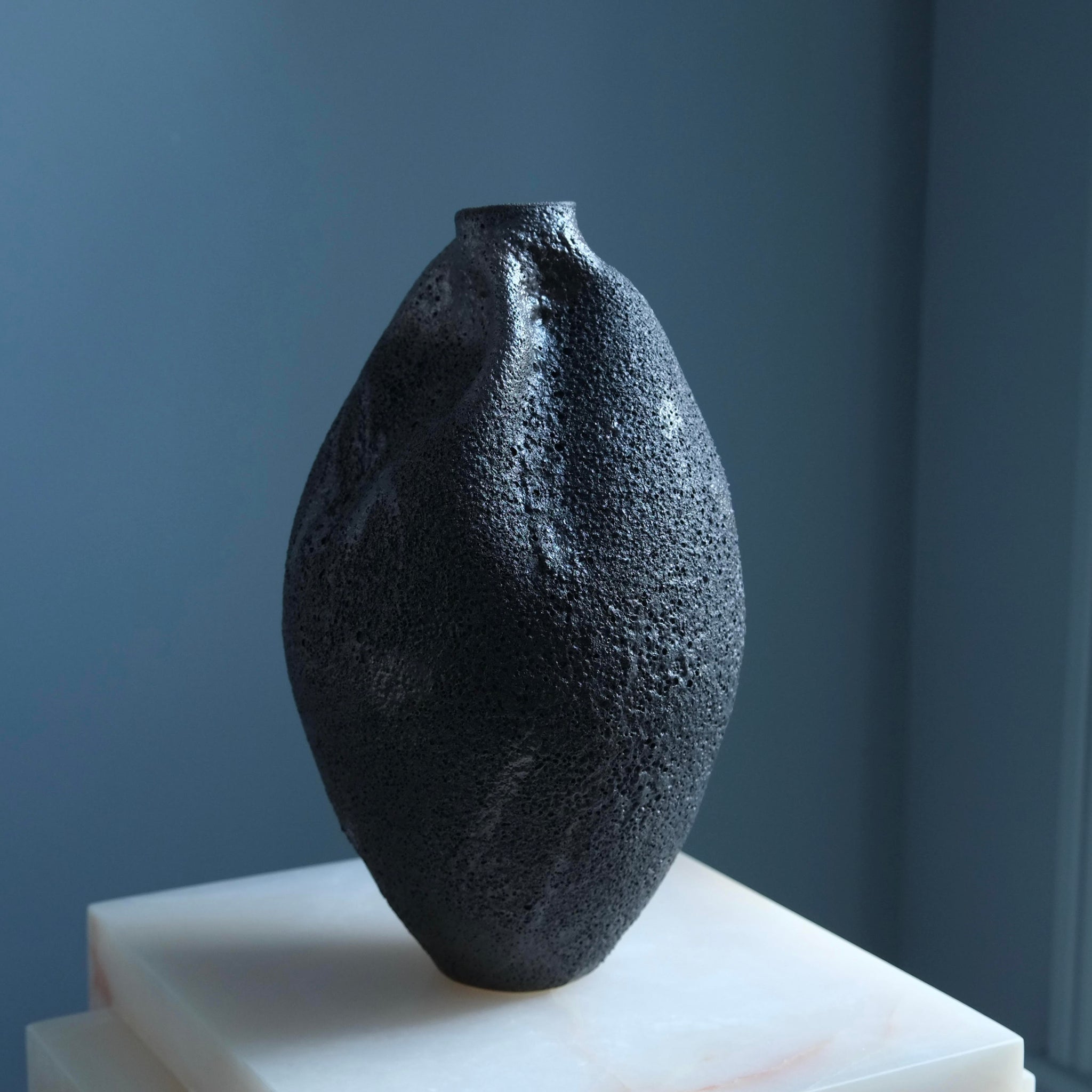 Black textured vase 